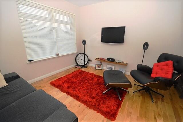 Main image of property: 1104L Howdenhall Drive, Edinburgh, EH16 6YF