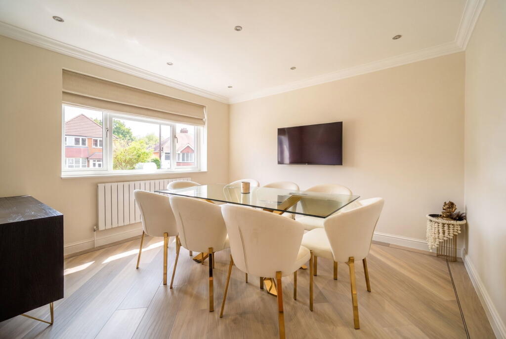 House in Solihull, Haslucks Green - View 2