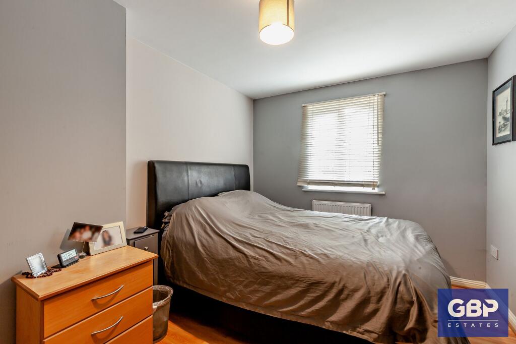 Apartment in Romford - View 4