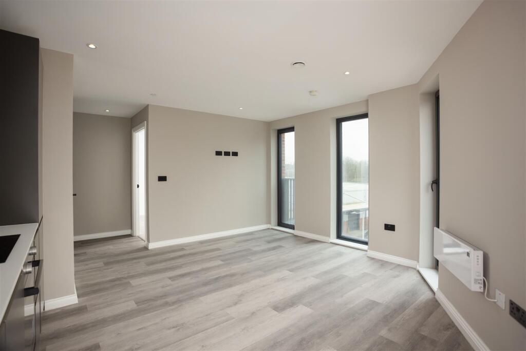 Springwell Gardens, Whitehall Road, Leeds photo 4