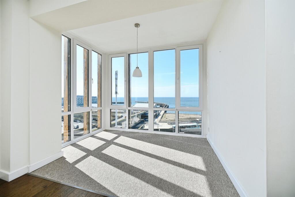 Apartment in Brighton - More