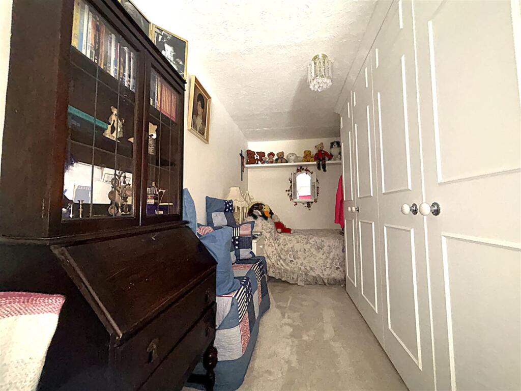Apartment in London, London Borough of Bromley - View 3