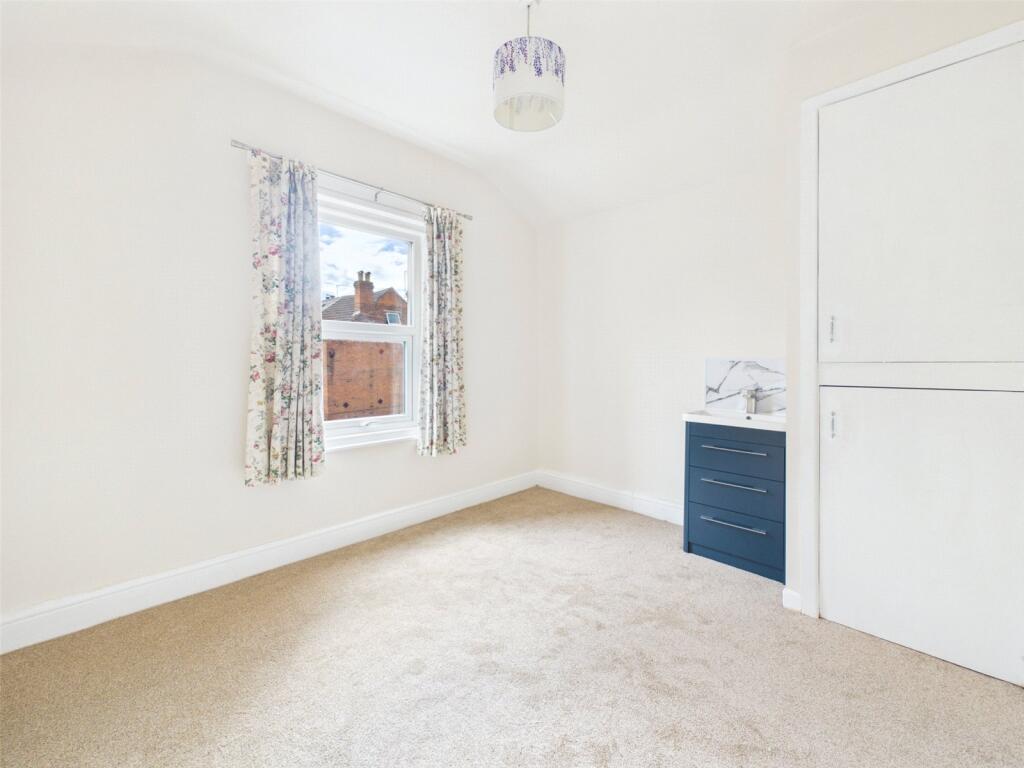 Apartment in Gloucester, Gloucestershire - View 2