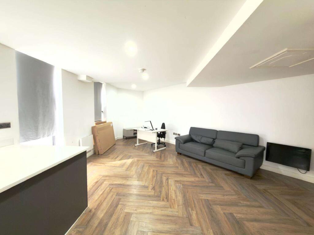 Additional image 2 of Bond Street