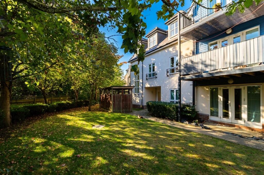 Apartment in Milton Keynes - More