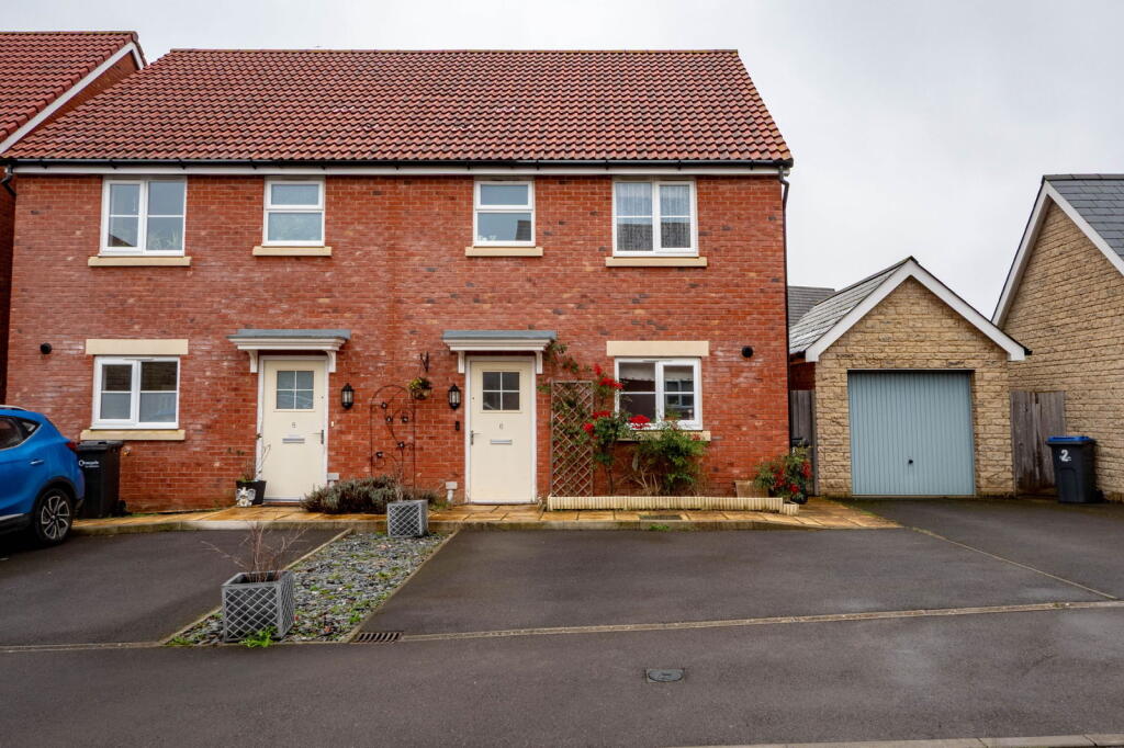 Main image of property: Nobles Place, Corsham, SN13 0FE