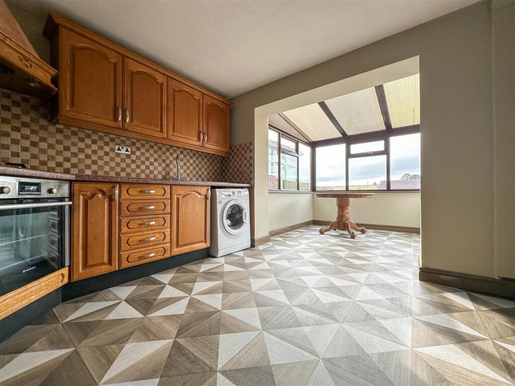 House in Stoke-on-Trent - View 4