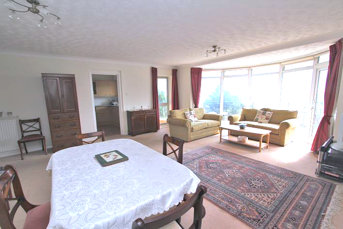 Apartment in Eastbourne, East Sussex - View 3