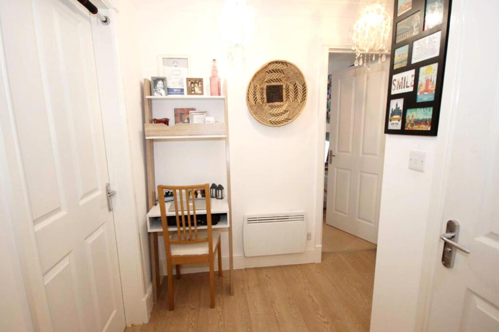 Apartment in Warwick, Emscote - More