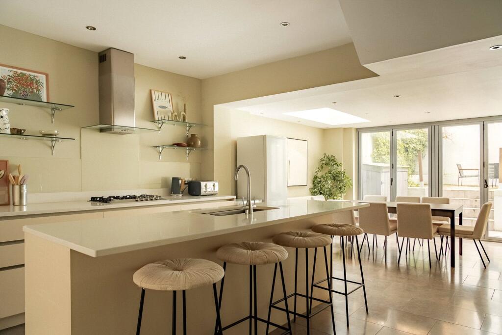 4 bedroom terraced house for rent
