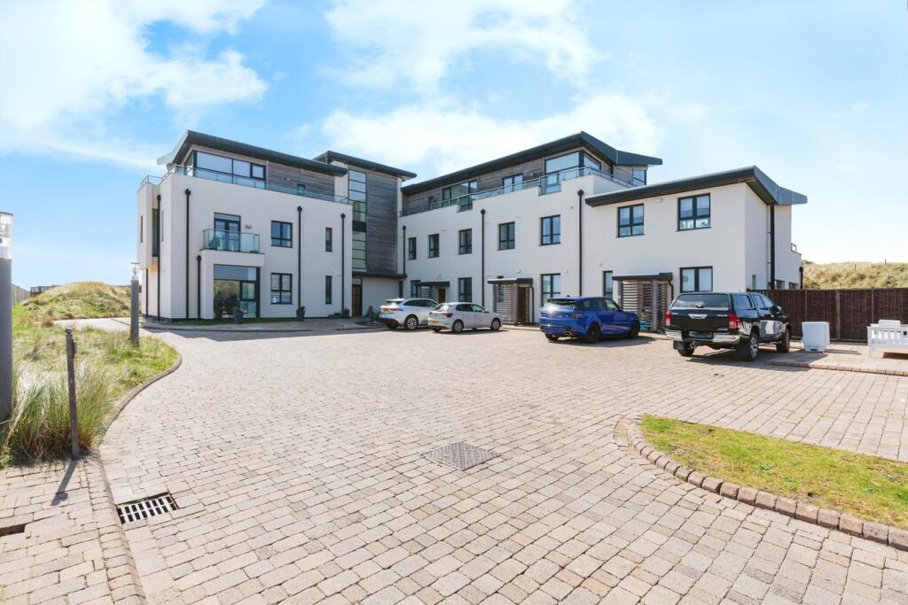 Main image of property: Clifton Drive North, Lytham St Annes, FY8