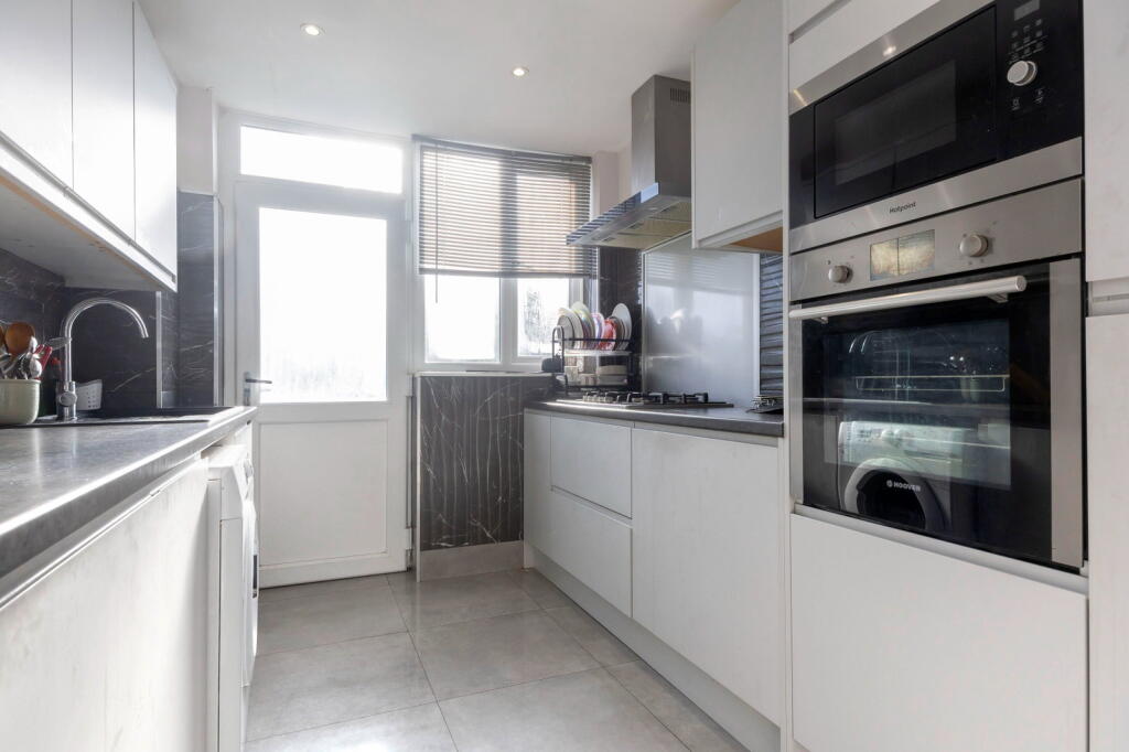 House in Cheltenham, Kingsditch, Alstone - View 4