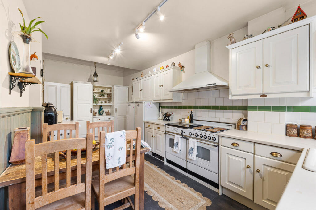 House in Croydon - View 4