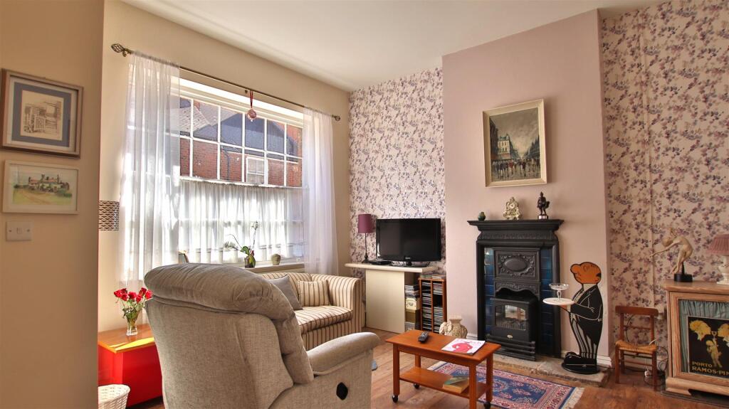 House in Gloucester - More