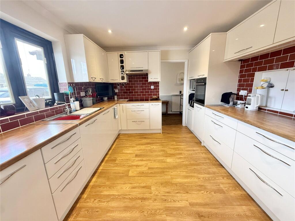 House in Taunton - View 5