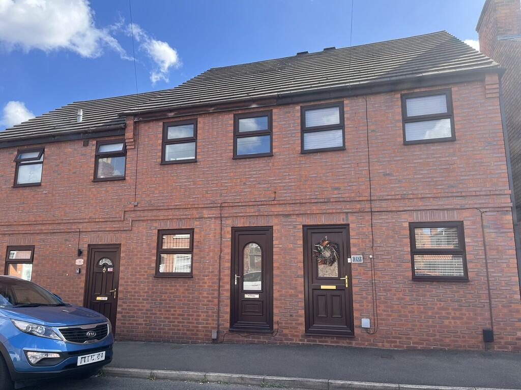 3-bed terraced on Wood Street, Newark, £125,000