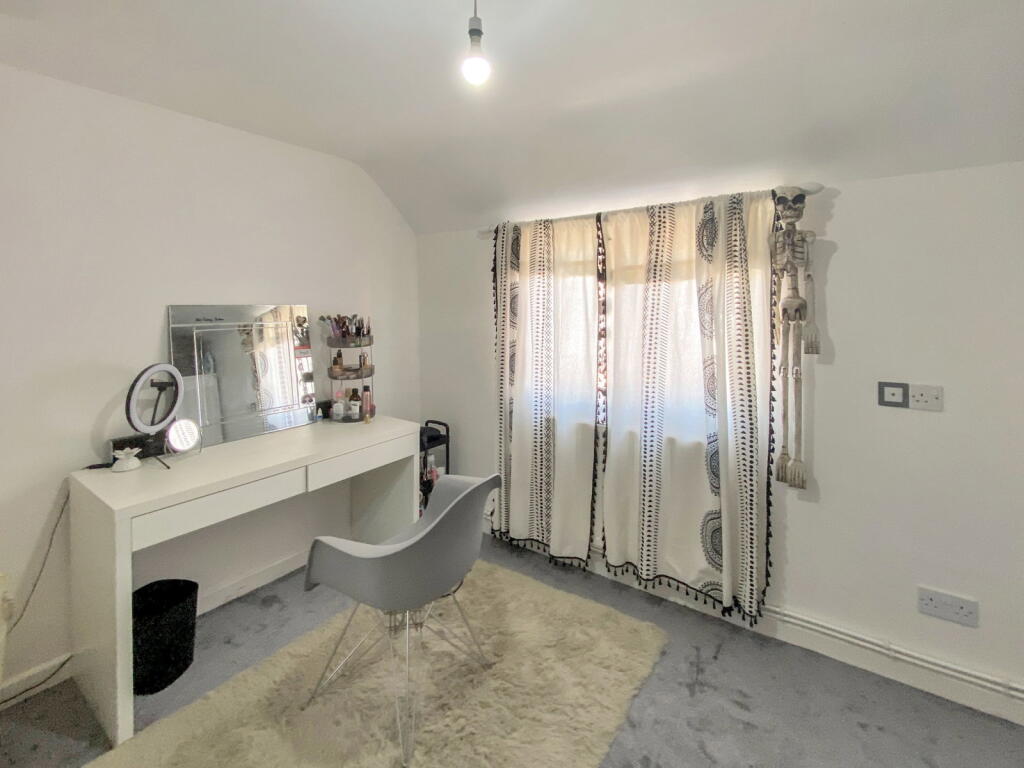Apartment in Tonbridge - View 5