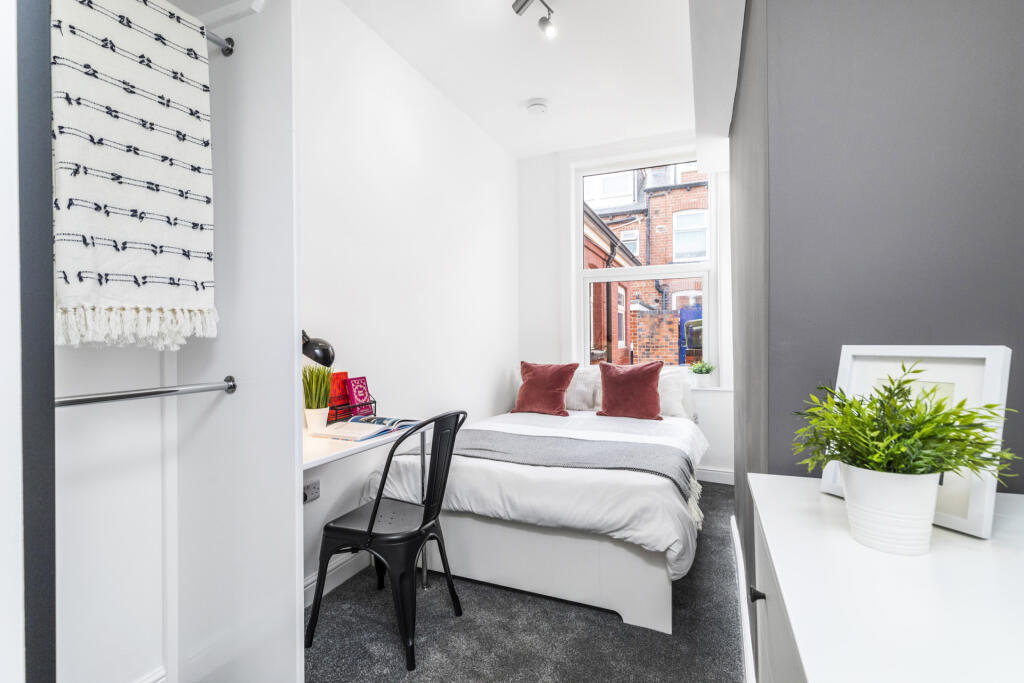 House in Leeds - View 5