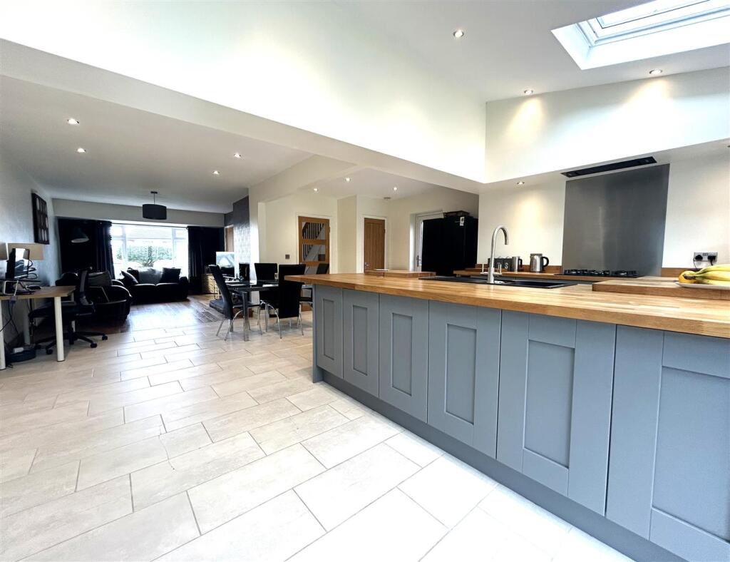 House in Leeds - View 5