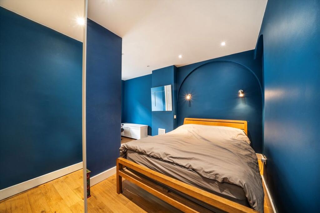 Apartment in London - View 5