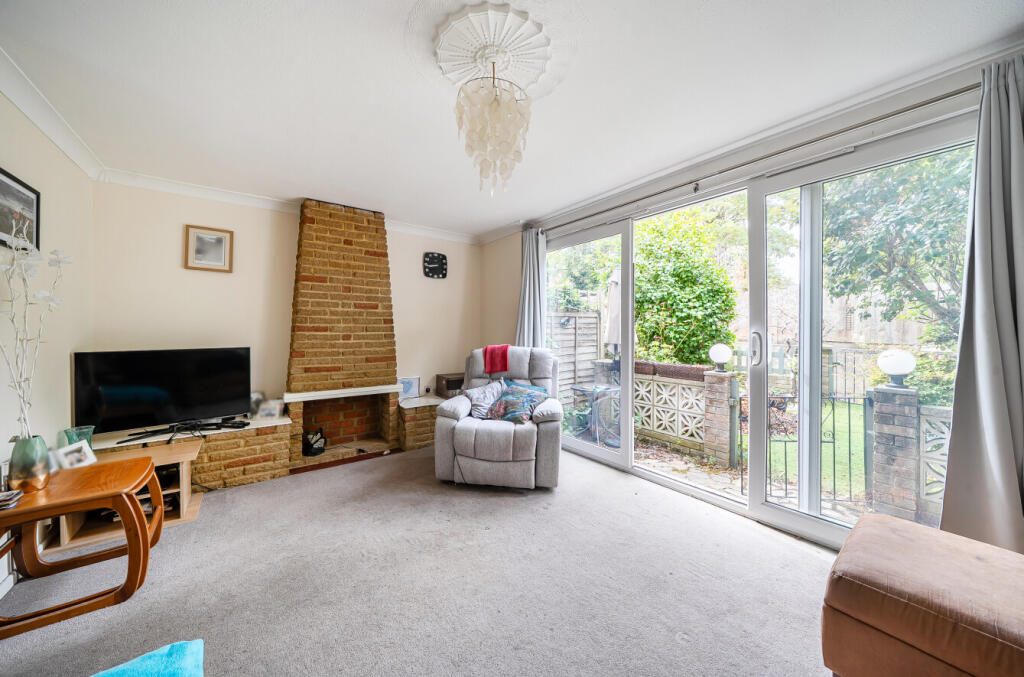 House in London - View 2