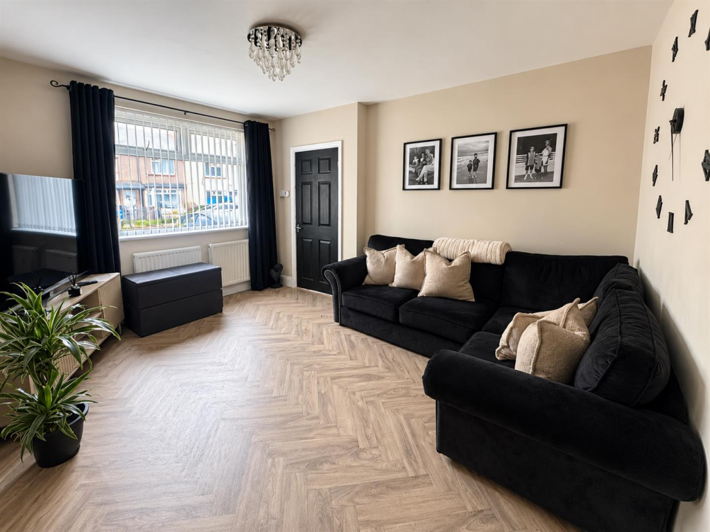 House in Cardiff, Ely - View 3