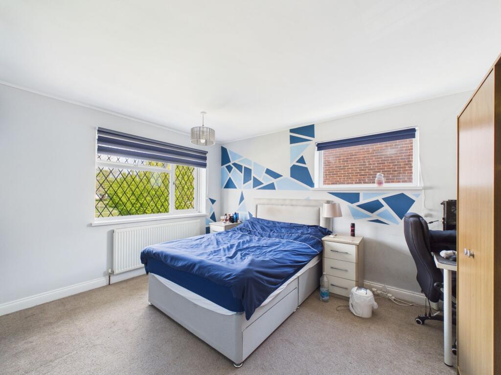 House in Huntingdonshire, Newtown, Huntingdon - More