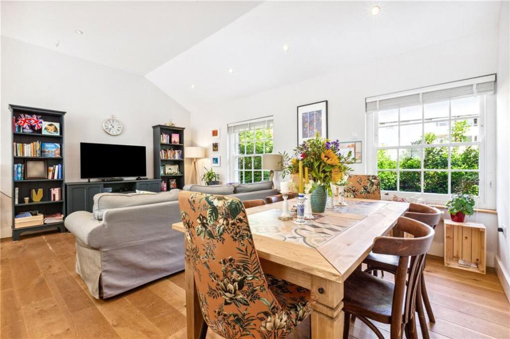 Apartment in London - View 5