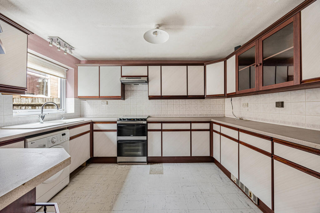 21, Thessaly Road, Cirencester, Gloucestershire, GL7 photo 2