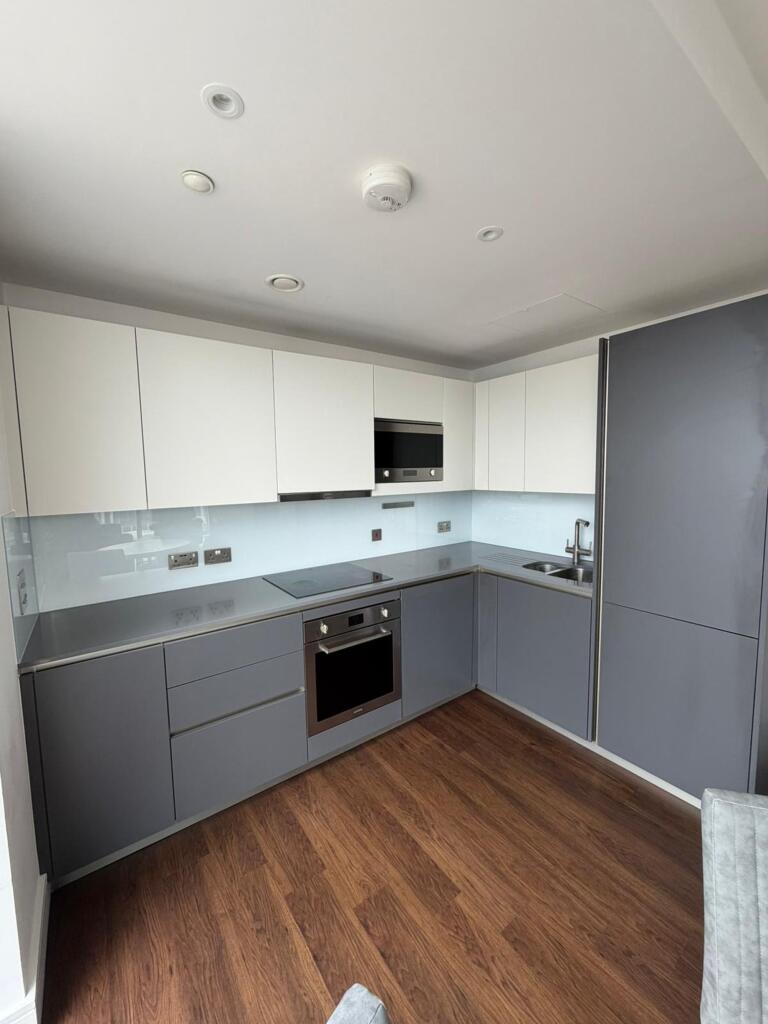 Apartment in London - More