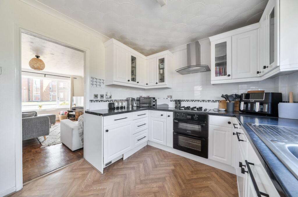 Garth Crescent, Binley - 3 Bed Family Home - View Today! - More