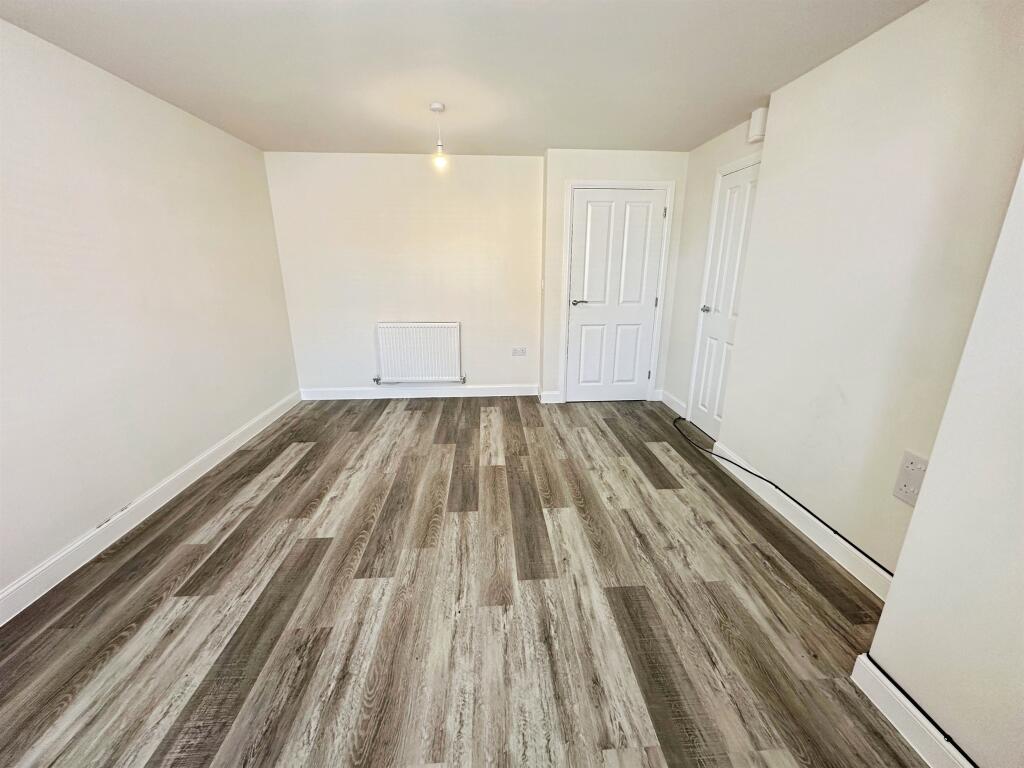 Juniper Drive, Rainworth, Mansfield photo 5