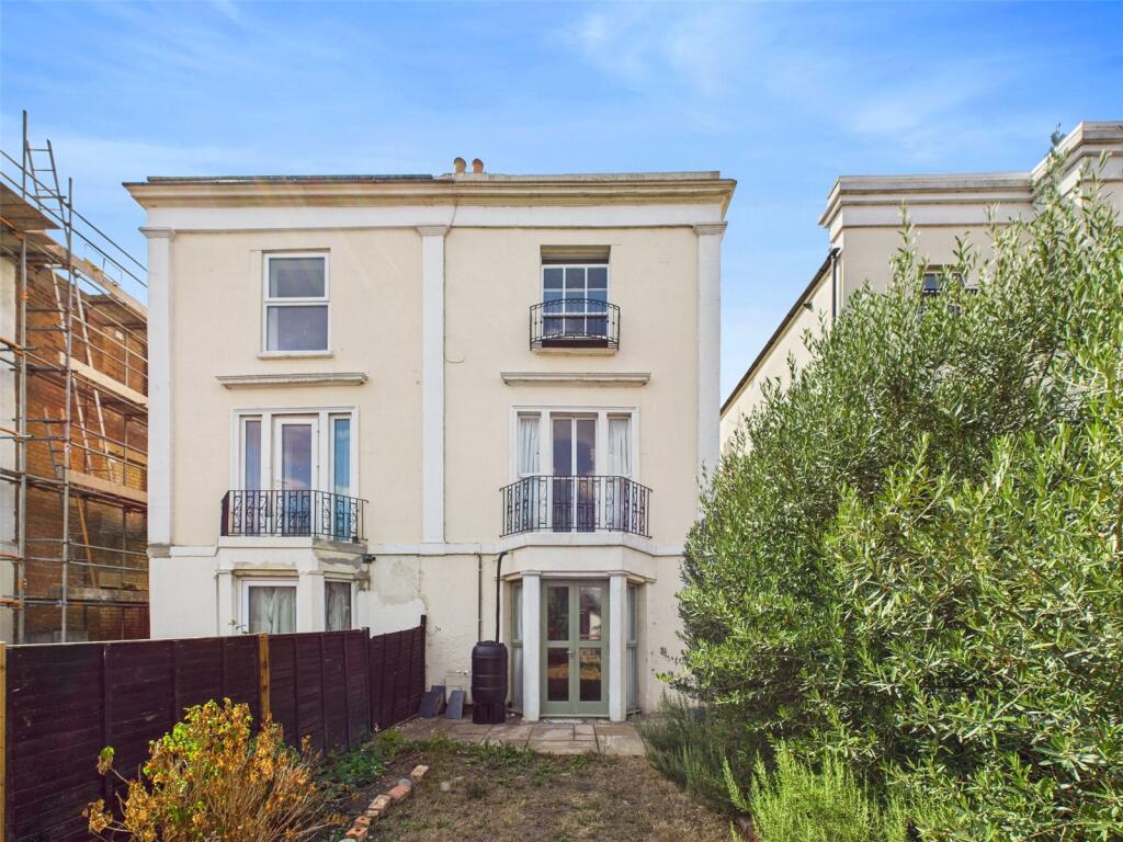 4-bed semi-detached on Kingsholm Road, Gloucester, GL1, £365,000