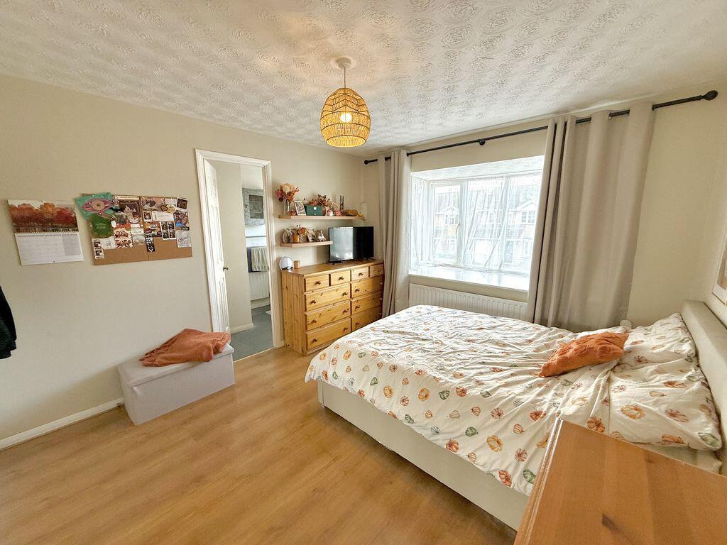 House in Luton - View 4