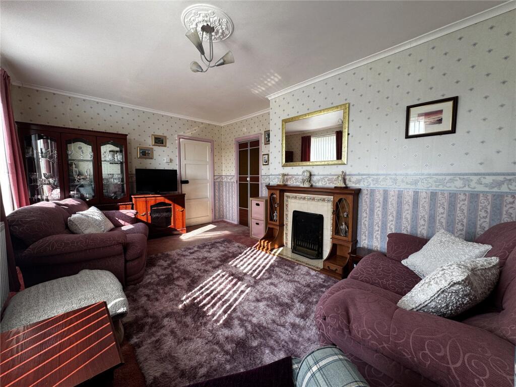 Bentlass Terrace, Pennar, Pembroke Dock, Pembrokeshire, SA72 photo 4