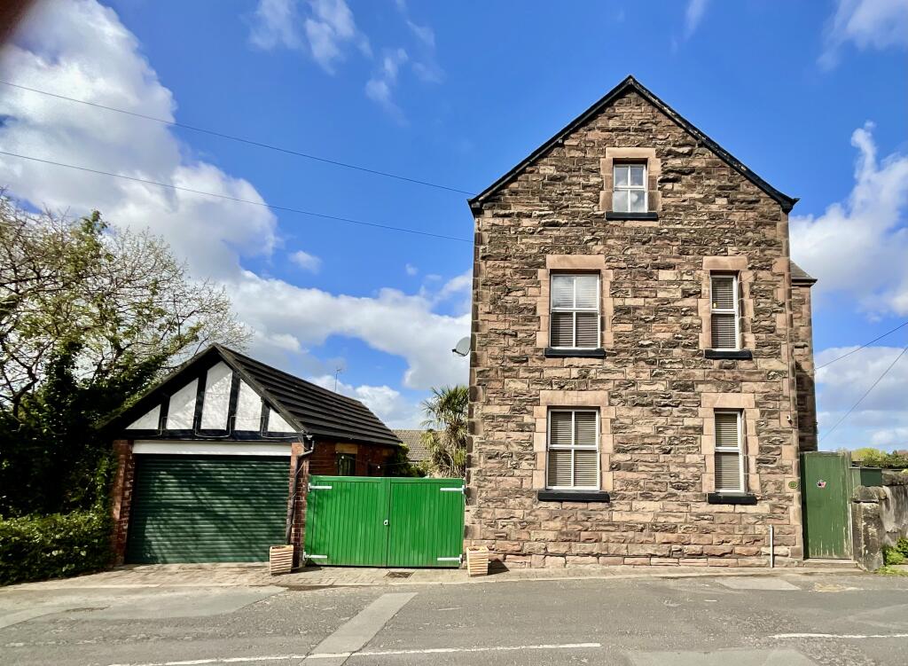5-bed detached on Robin Hood Lane, Helsby, WA6, £425,000