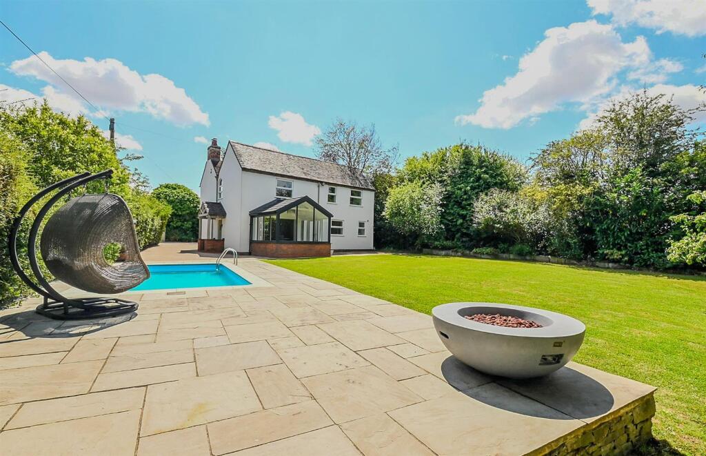 Main image of property: Rose Bower, Stafford Road, Lichfield, WS14