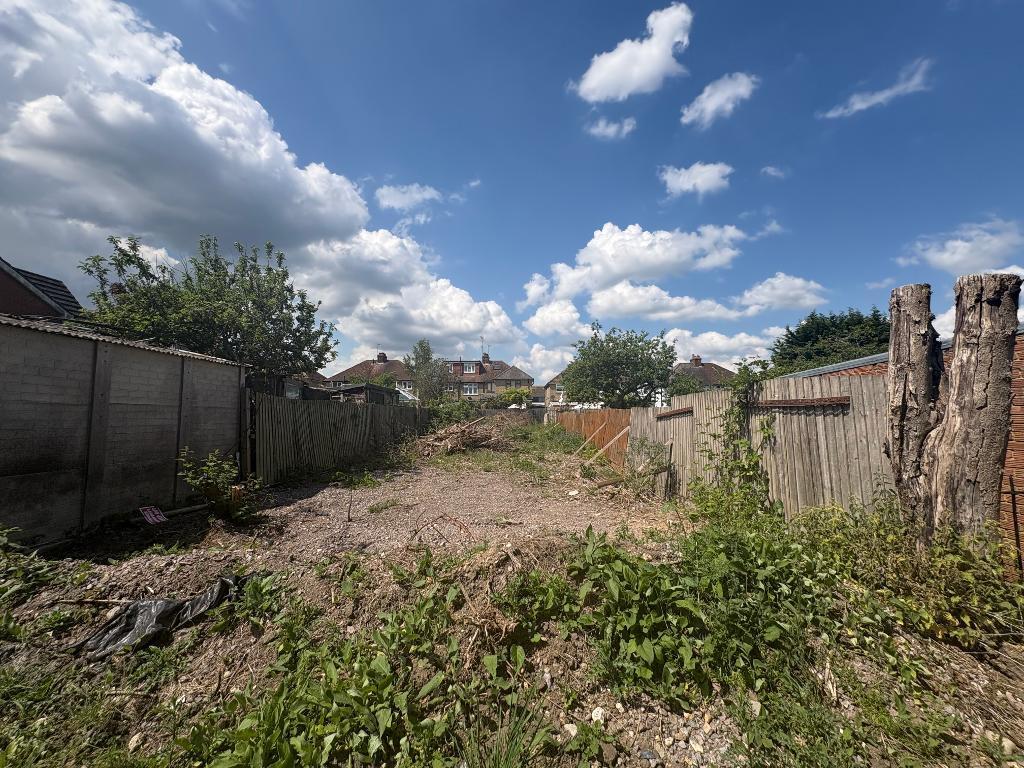 Additional image 4 of Park Street Lane, St Albans, Hertfordshire, AL2 2NG