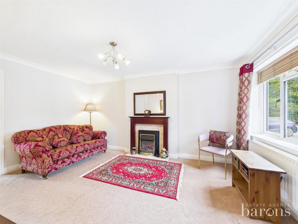 House in Basingstoke and Deane, Brighton Hill - View 3