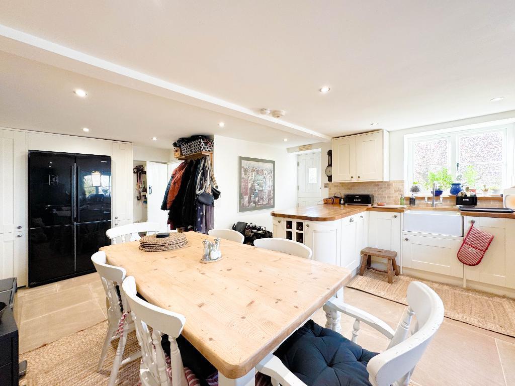 Berryfield Lane, Melksham, Wiltshire, SN12 6EH - More