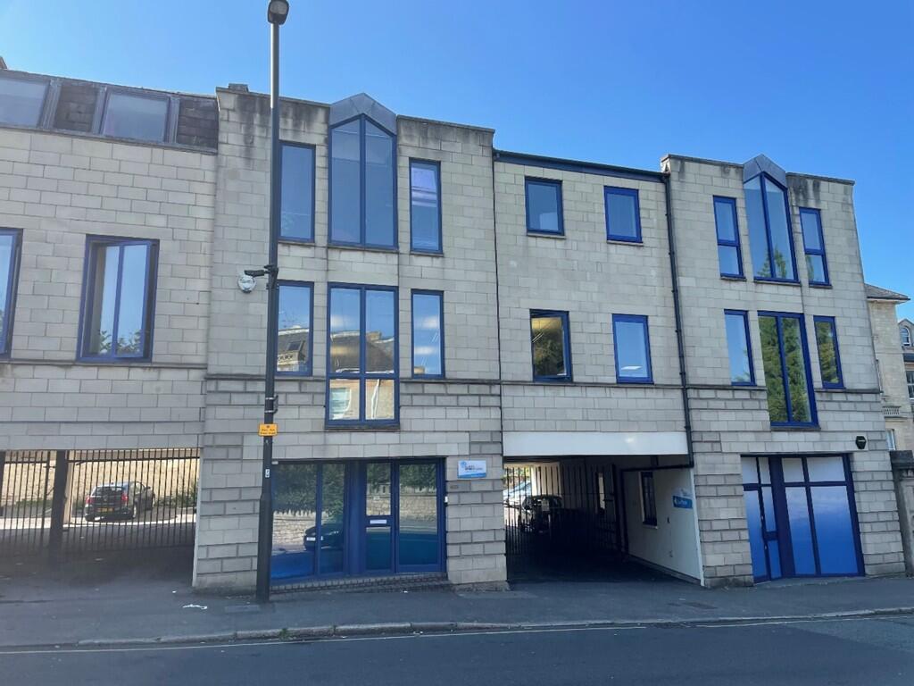 Main image of property: 124 Wells Road, Bath, Somerset, BA2 3AH