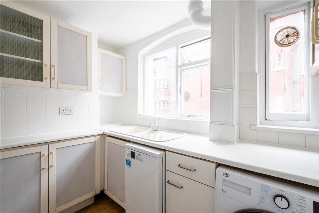 Apartment in London - More