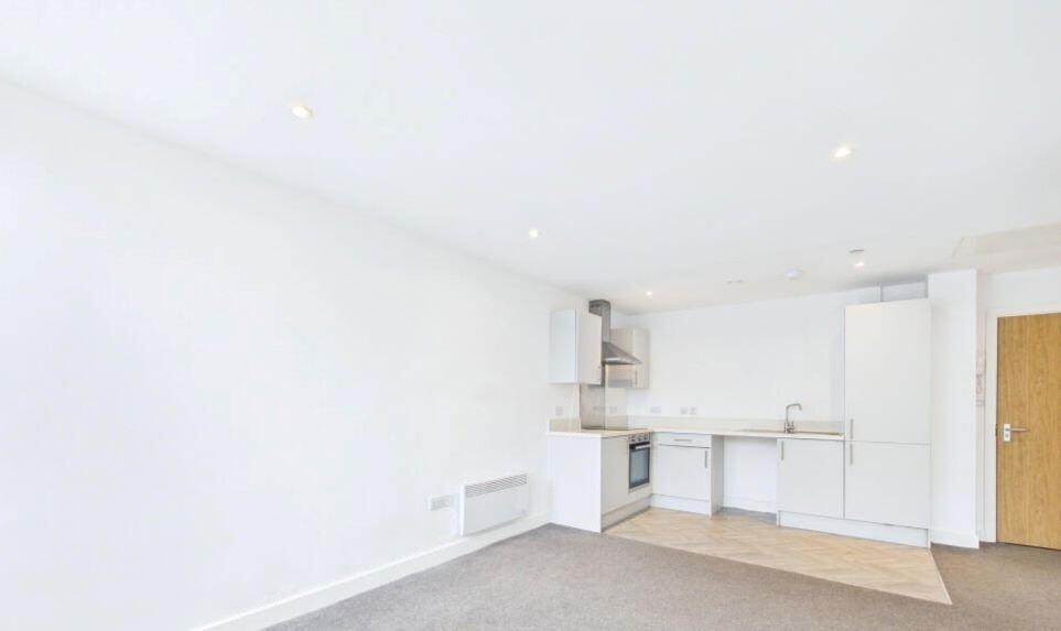 Apartment in Preston - View 5