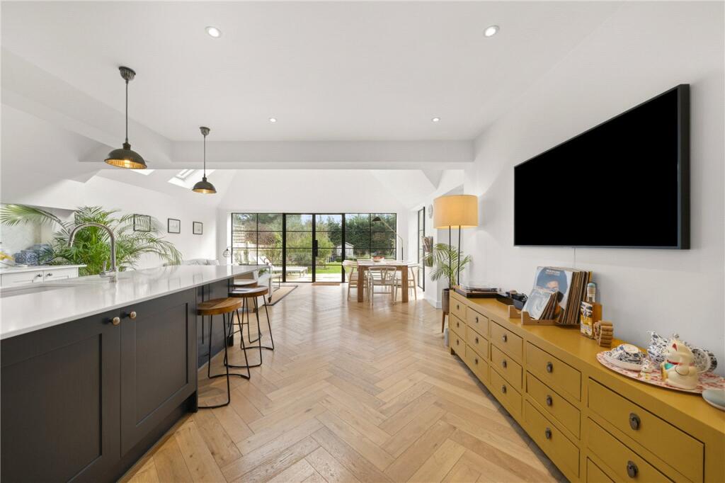 5 bed detached - Arbrook Lane, Esher, Surrey, KT10 image 5