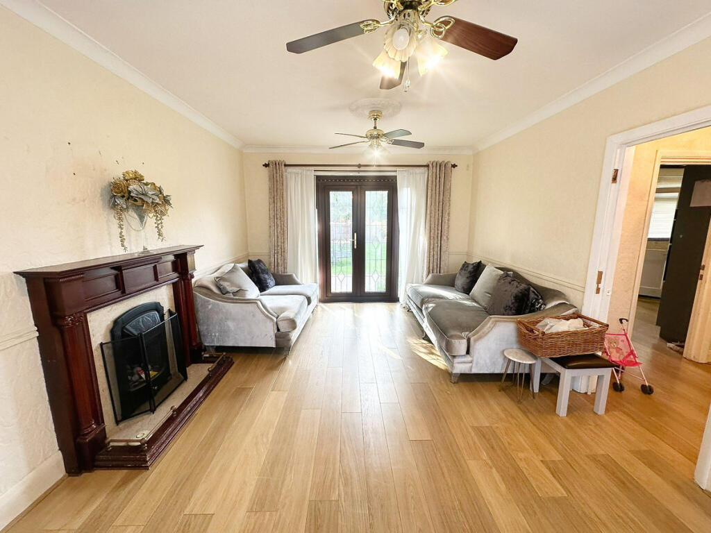 House in Grays, Badgers Dene, Stifford Clays - View 5