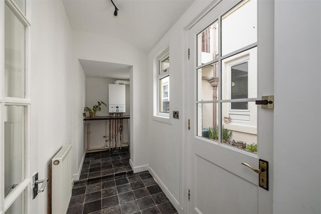 Apartment in Galashiels - More
