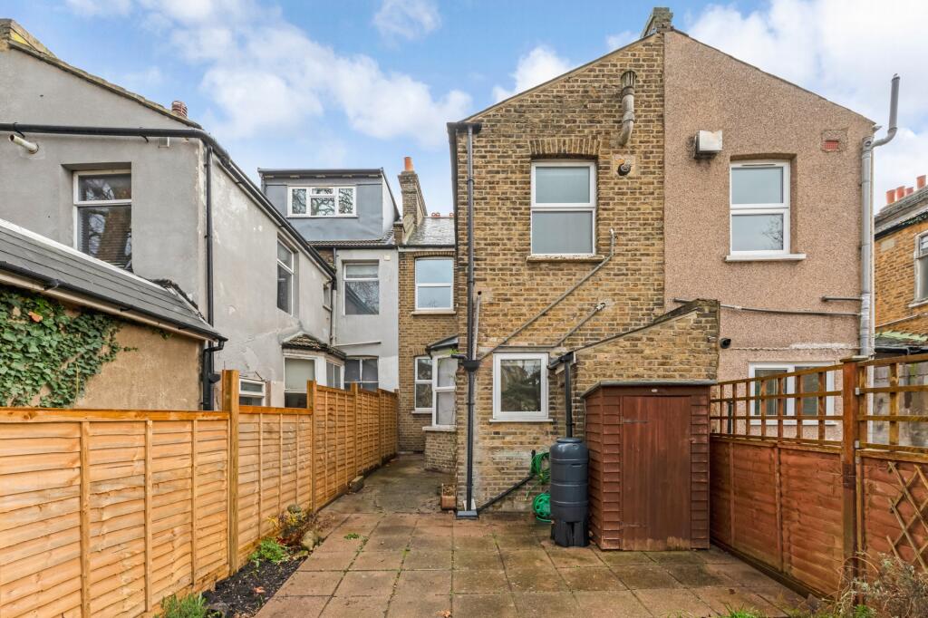 House in London - View 3