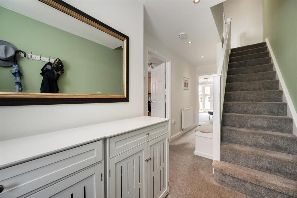 House in East Hampshire, Horndean - View 2