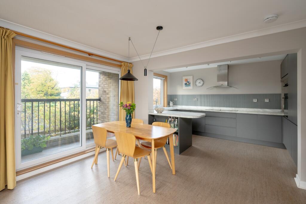 Apartment in Edinburgh, Trinity - View 6