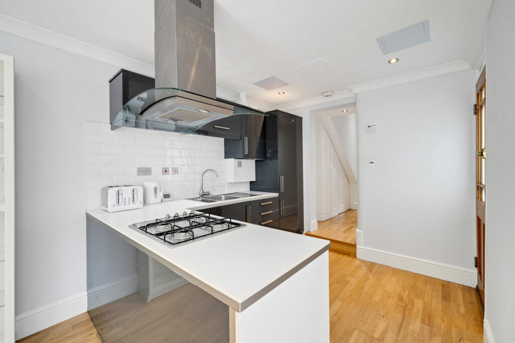 Apartment in London - View 5